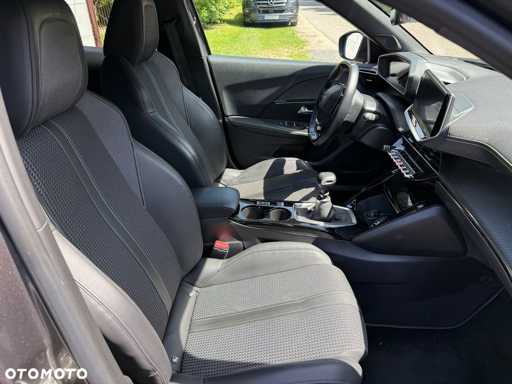 Peugeot 2008 - 12