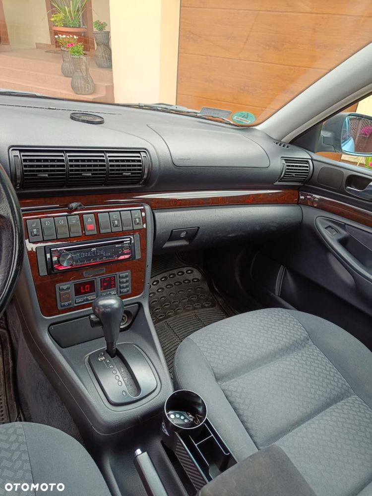 Audi A4 Limousine - 17