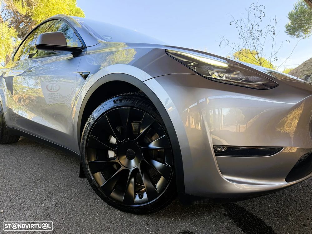 Tesla Model Y Long Range Dual Motor AWD - 34