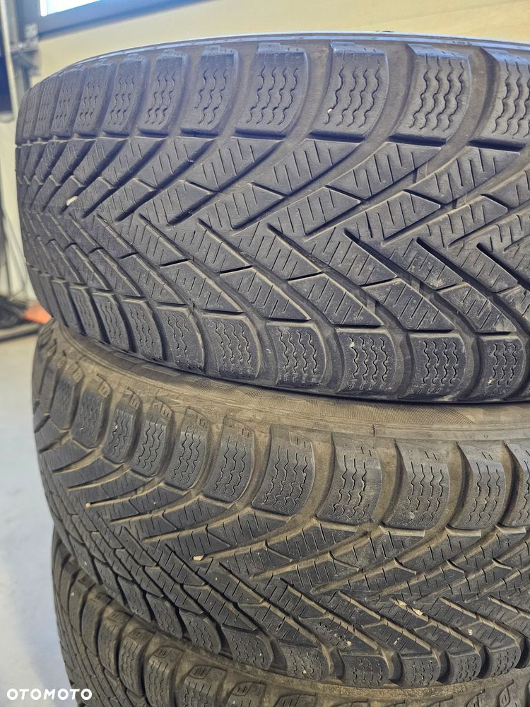 Pirelli Winter Cinturato 195/60R15 88T - 2