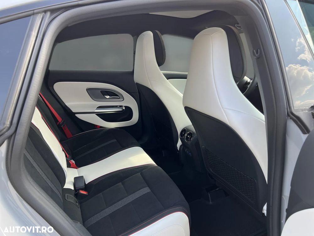 Mercedes-Benz CLA 220 4Matic - 14