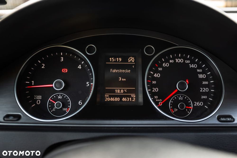 Volkswagen Passat 2.0 Blue TDI SCR Comfortline - 28
