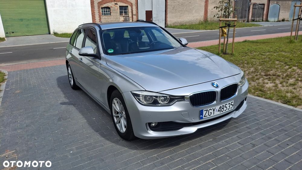BMW Seria 3 320d Touring - 2