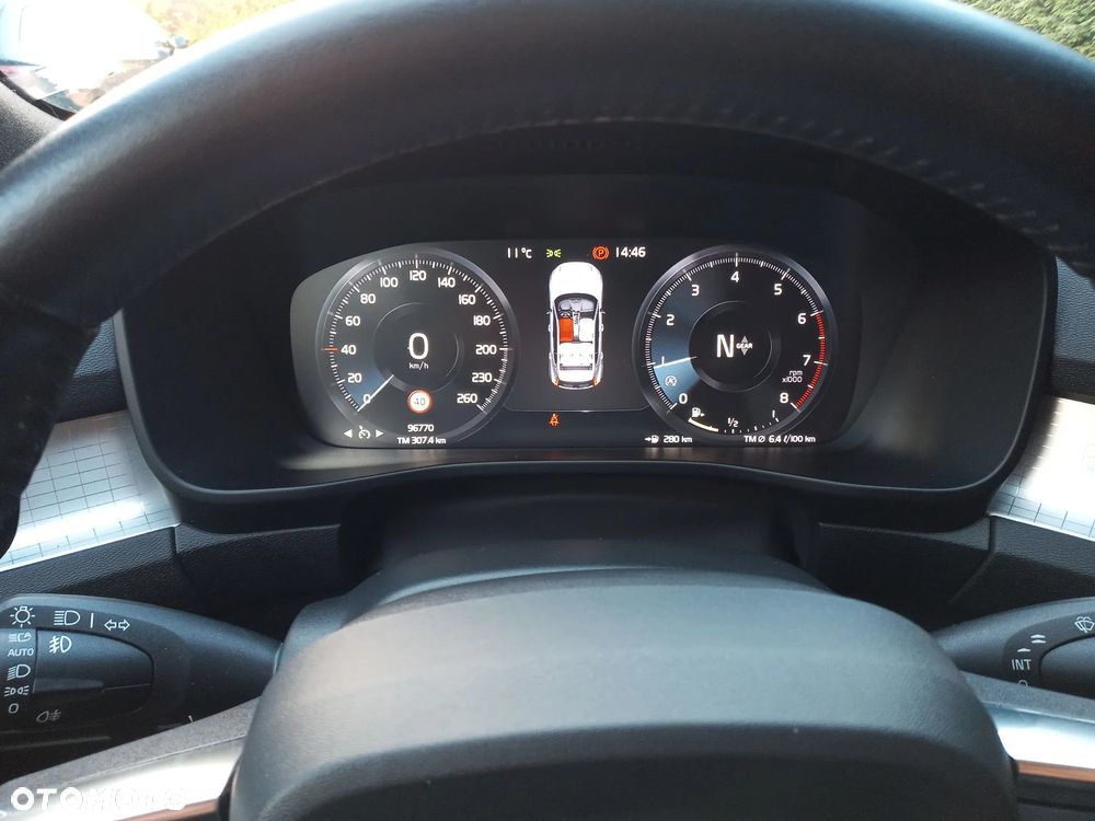 Volvo XC 40 T3 Momentum Pro - 19