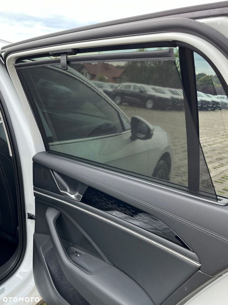Volkswagen Passat Variant 2.0 TDI SCR Elegance DSG - 13