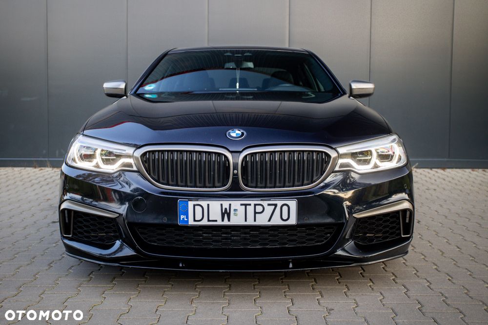 BMW Seria 5 M550i xDrive - 2