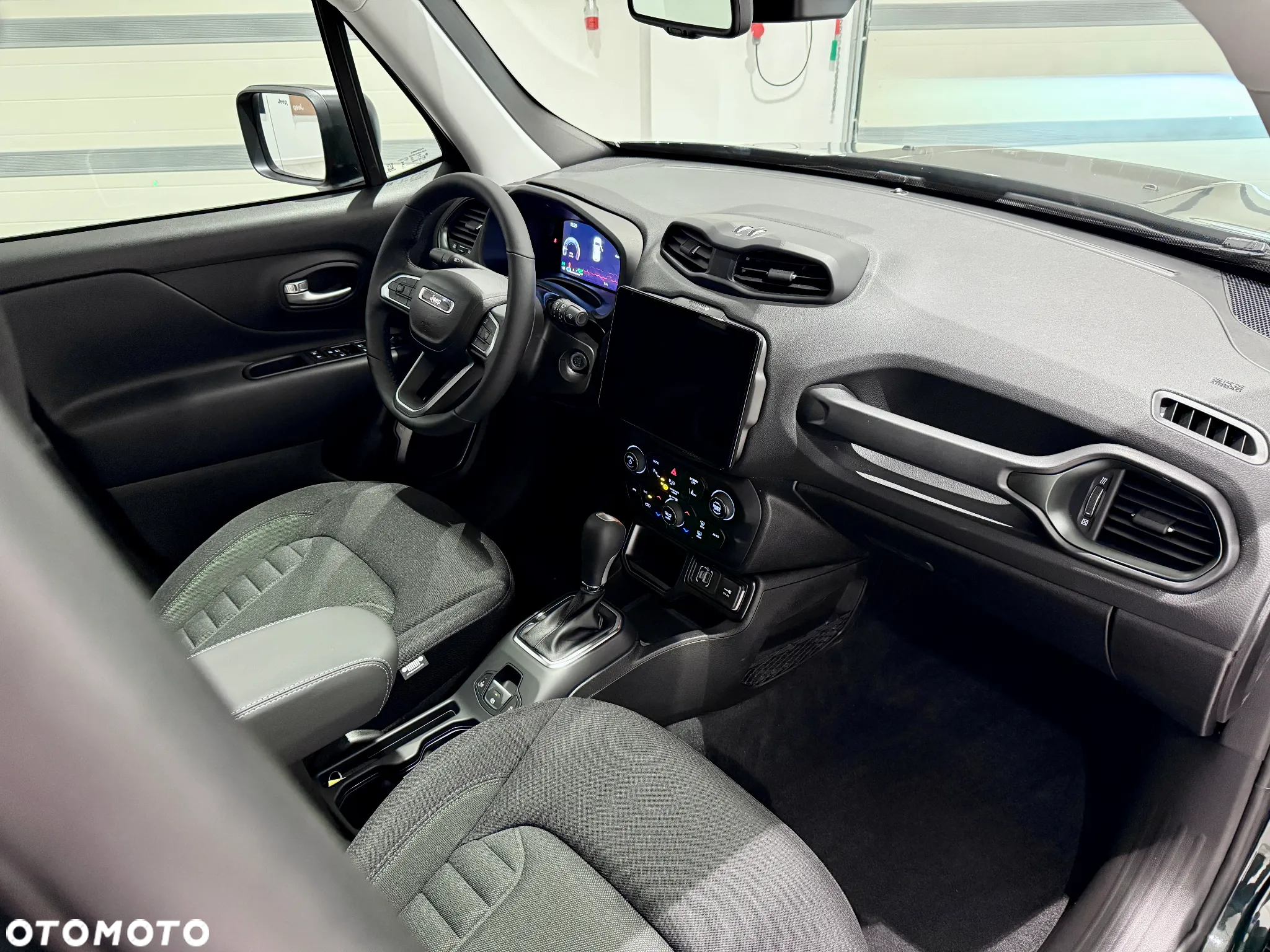 Jeep Renegade - 24