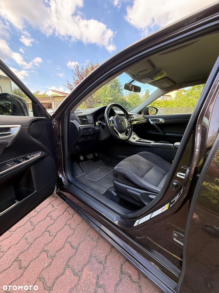 Lexus CT - 13