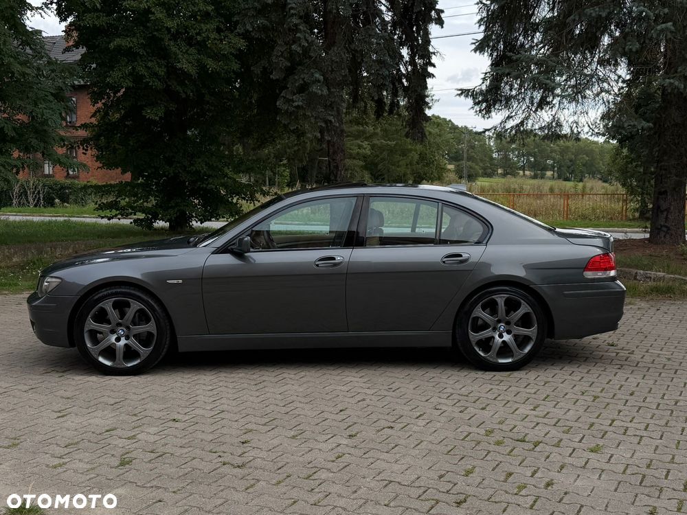 BMW Seria 7 750i - 2