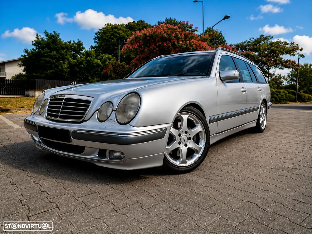 Mercedes-Benz E 220 - 1