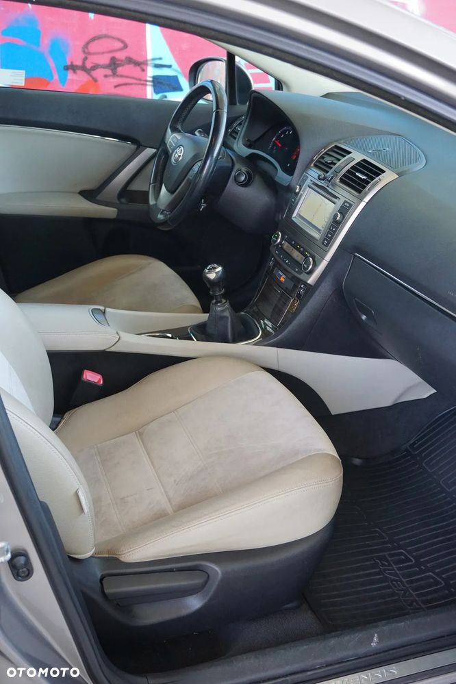 Toyota Avensis 1.8 Style - 20