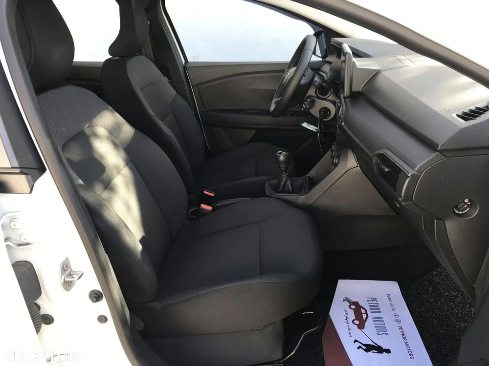 Dacia Sandero TCe 90 Essential - 17