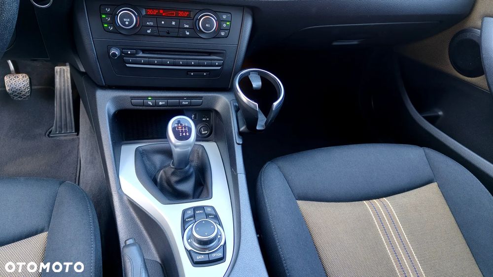 BMW X1 sDrive18d xLine - 22