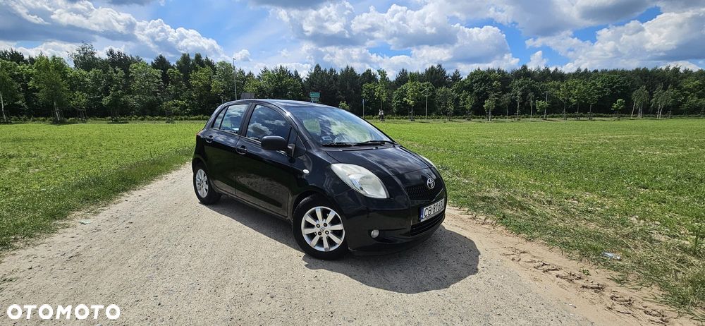 Toyota Yaris - 1