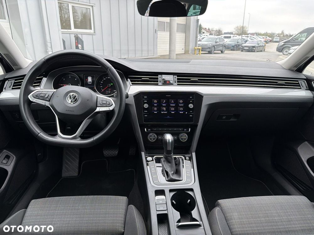 Volkswagen Passat - 15