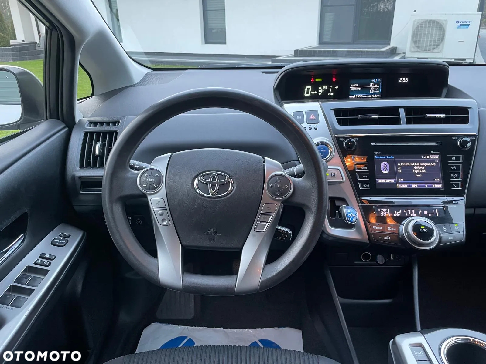 Toyota Prius+ - 12