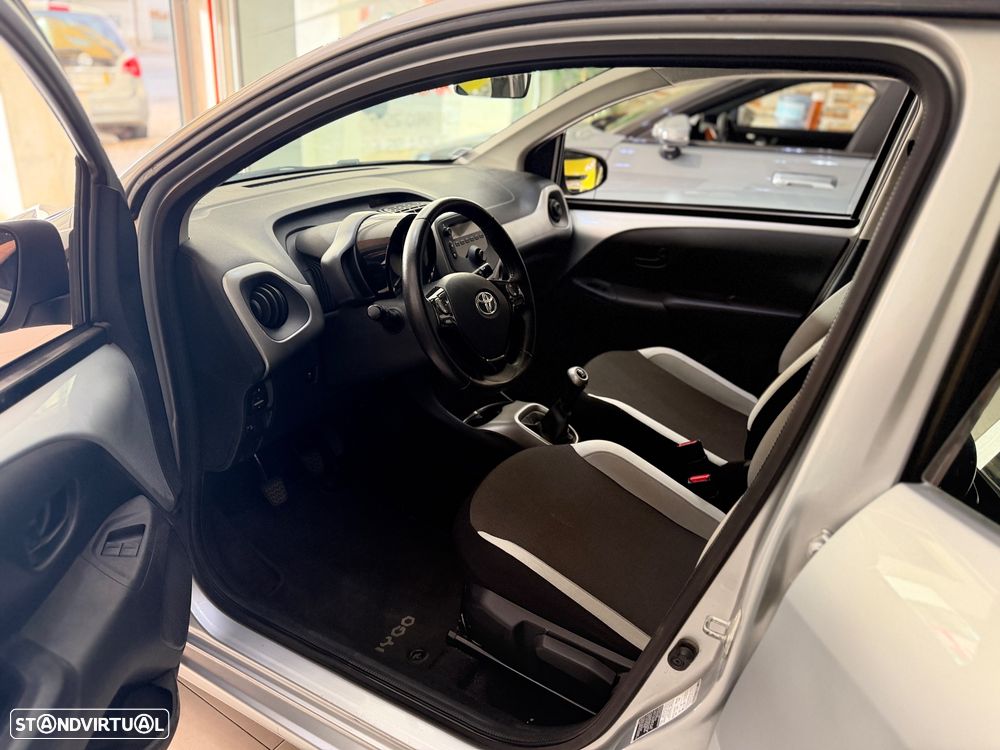 Toyota Aygo 1.0 Plus - 8