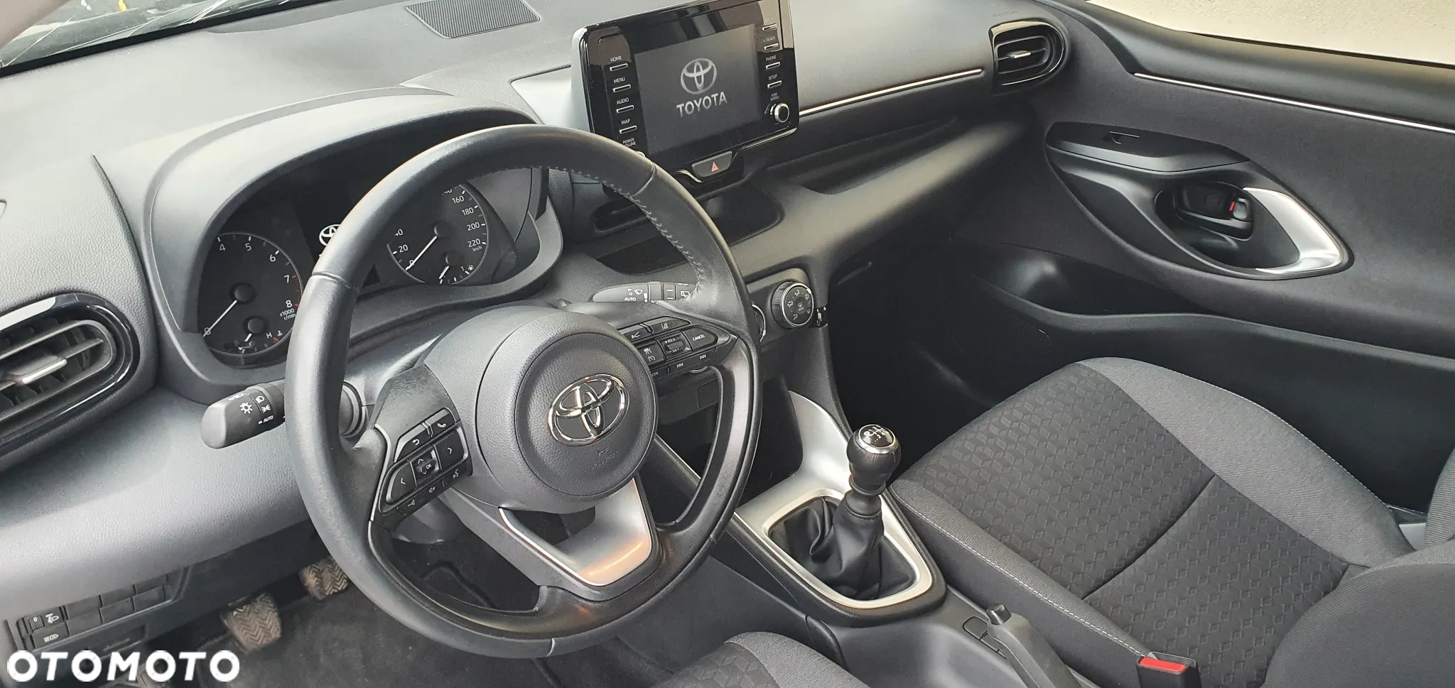 Toyota Yaris - 10