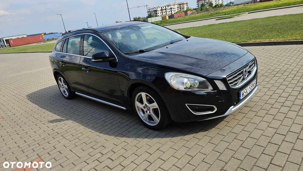 Volvo V60 2.0T R-Design - 1