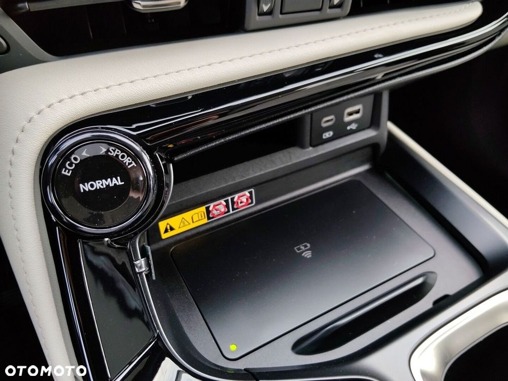 Lexus NX 350h Omotenashi AWD - 25