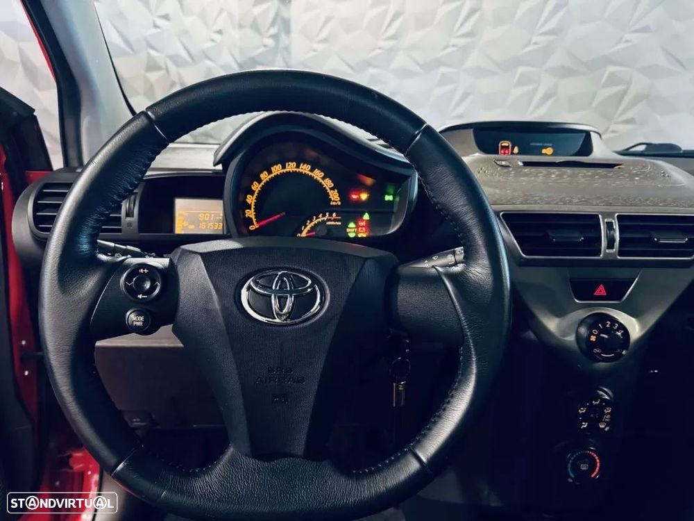 Toyota iQ 1.4 D-4D - 22