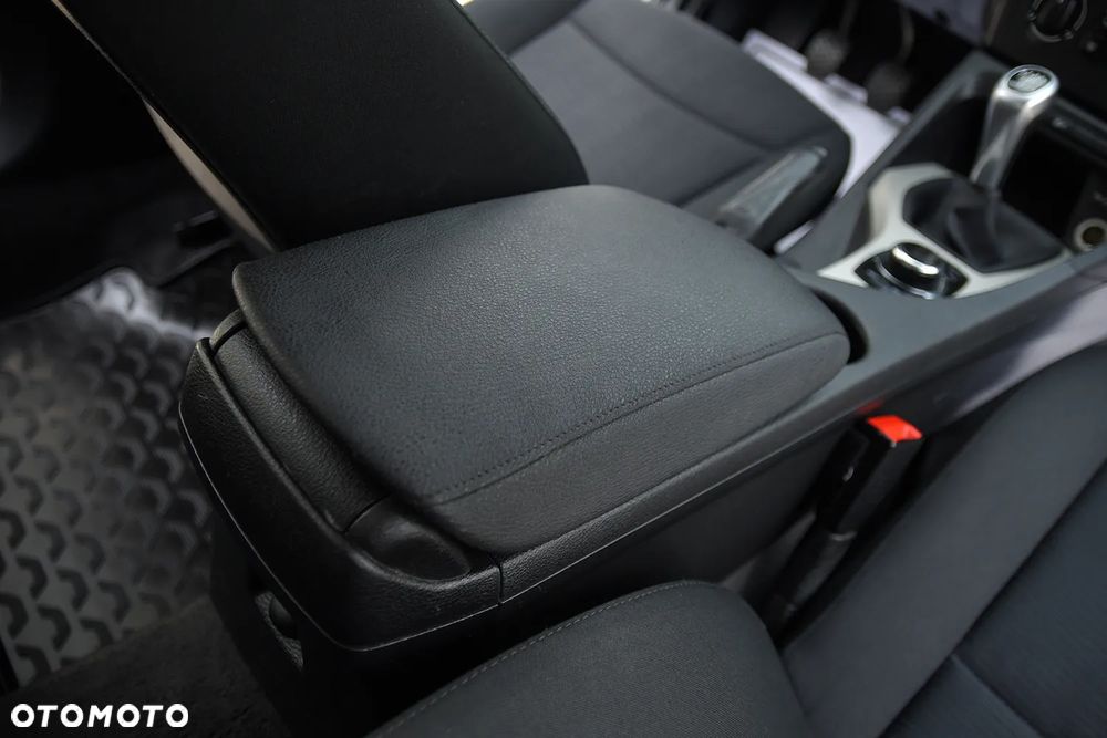 BMW X1 sDrive18i - 30