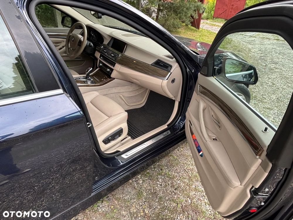 BMW Seria 5 530d xDrive Modern Line - 10