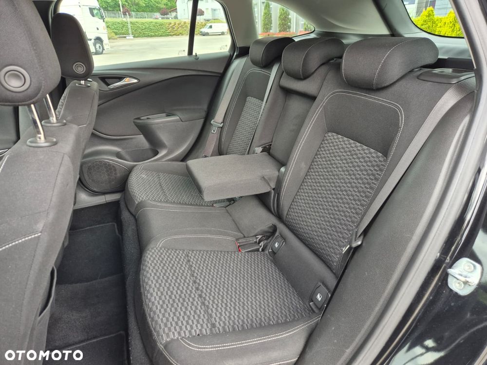 Opel Astra 1.6 CDTI Sport - 25