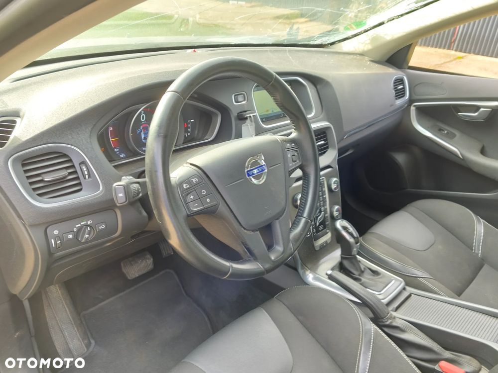 Volvo V40 - 16