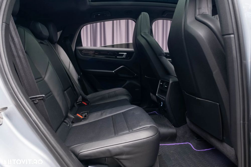 Porsche Cayenne Coupe E-Hybrid Tiptronic S - 36