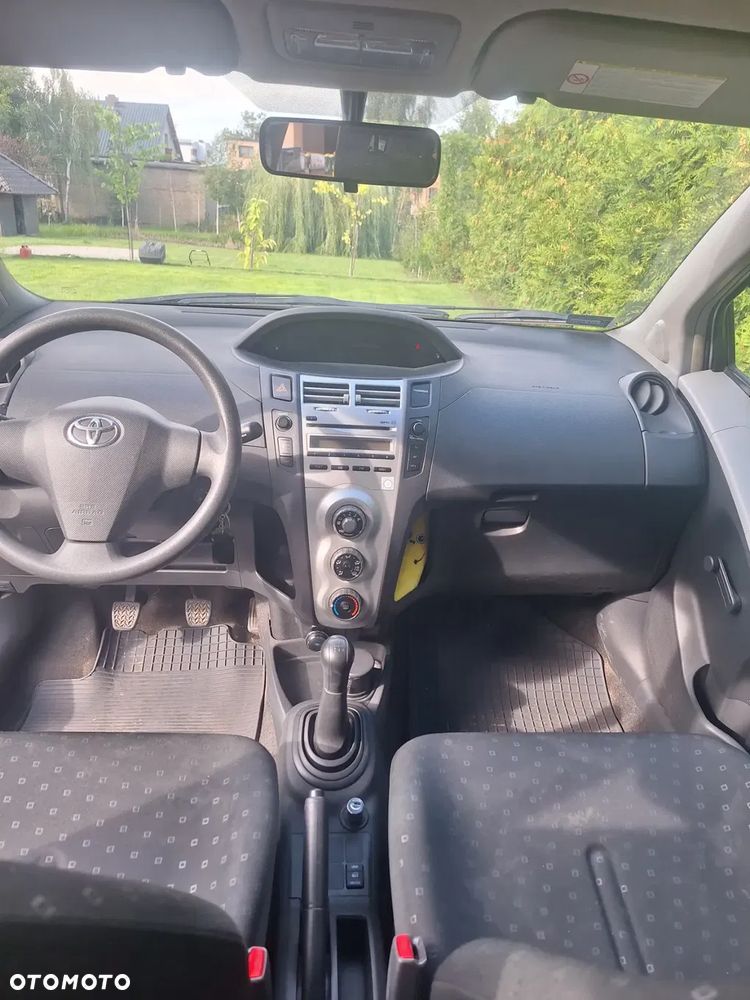 Toyota Yaris 1.3 Prestige - 6