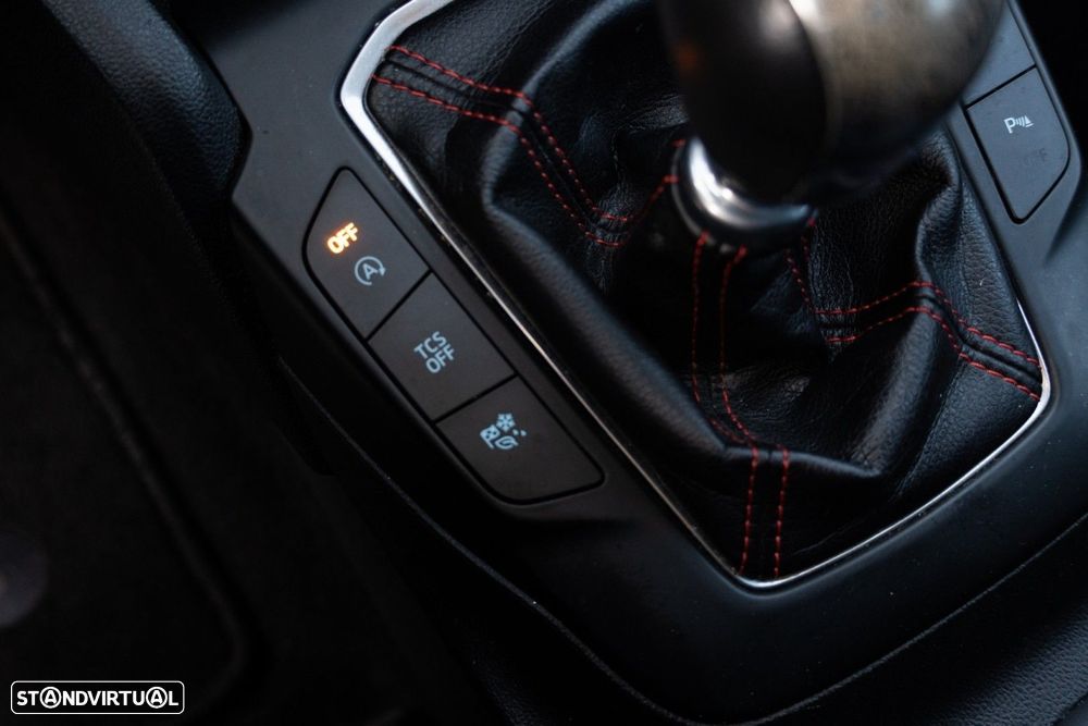 Ford Focus 1.0 EcoBoost MHEV ST-Line - 38