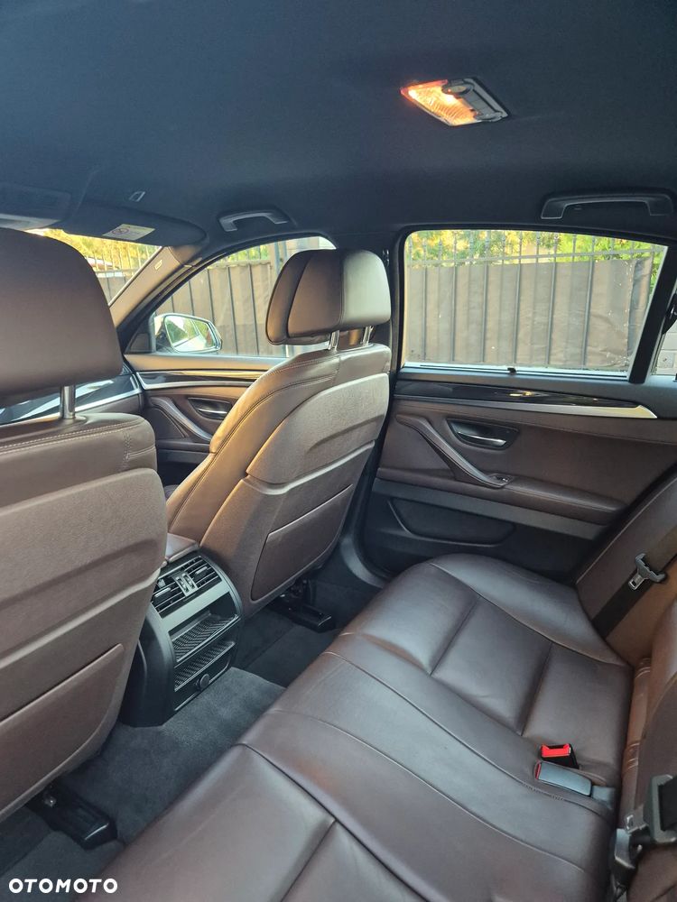 BMW Seria 5 528i xDrive - 10