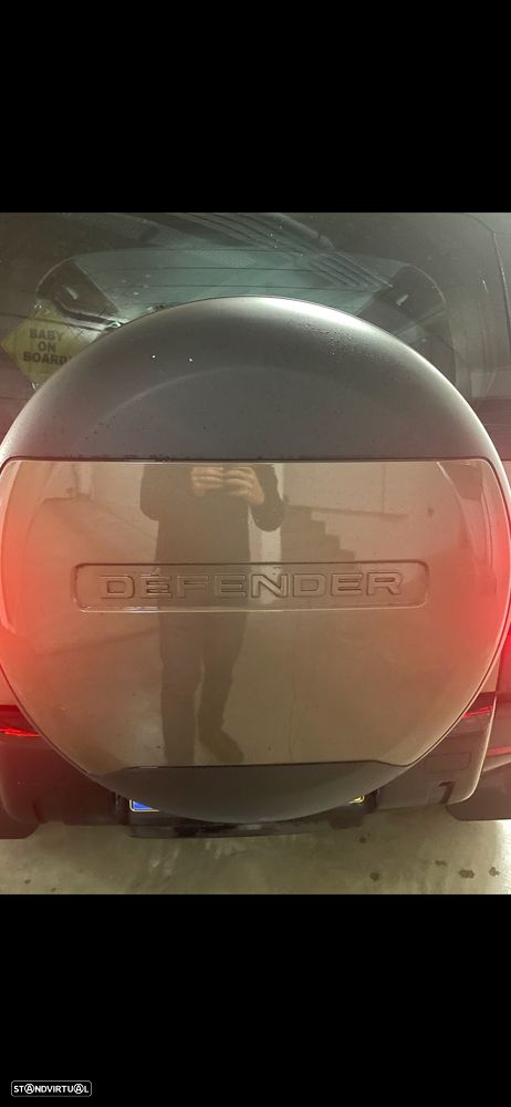 Land Rover Defender 2.0 D 110 AWD HSE - 9