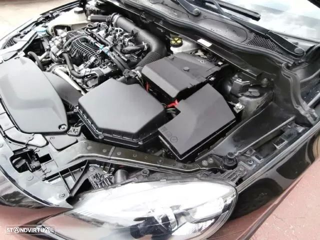 Volvo V40 2.0 D2 R-Design - 40