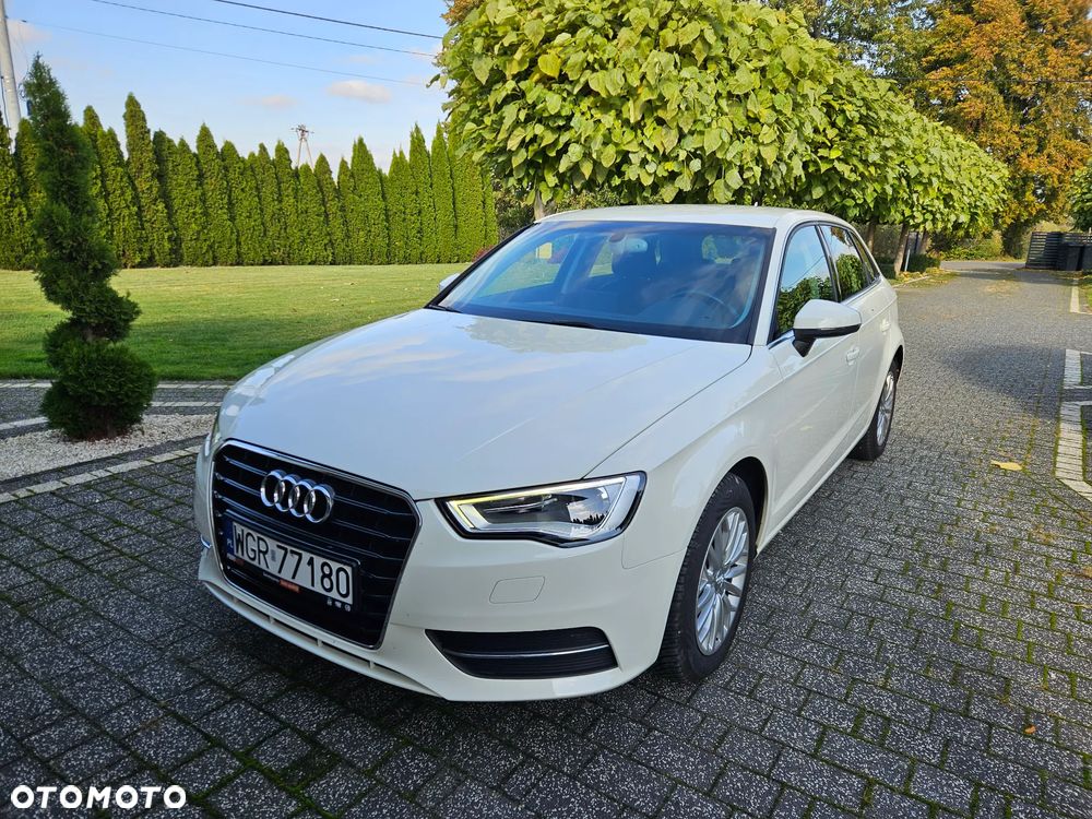 Audi A3 Sportback 2015 photo 2