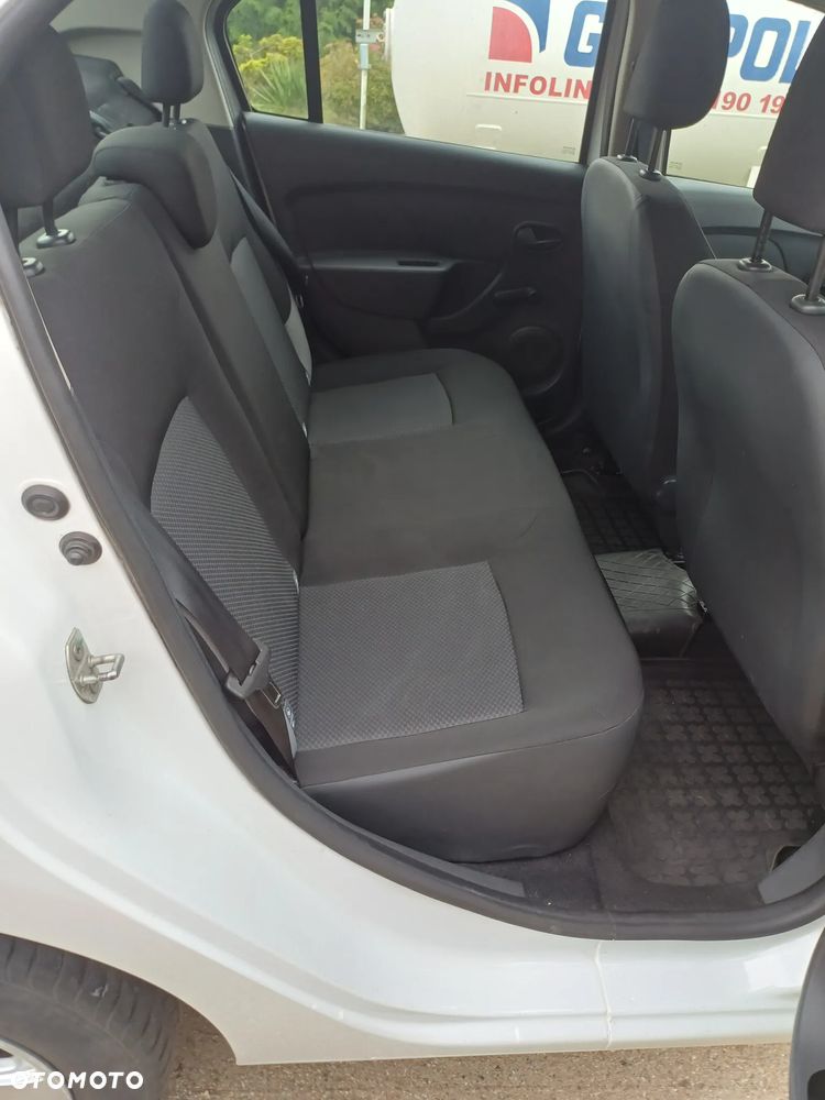 Dacia Logan 1.2 16V Ambiance - 11