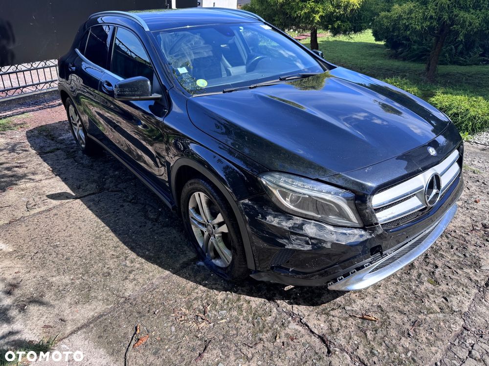 Mercedes-Benz GLA 220 d 4Matic 7G-DCT StreetStyle - 6