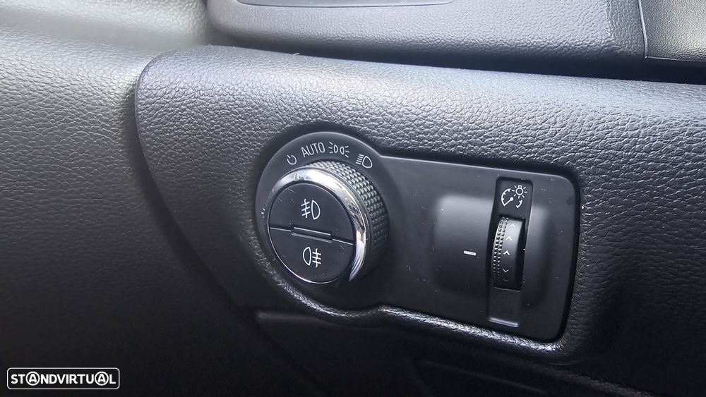 Opel Astra GTC 1.6 T S/S J20 - 24