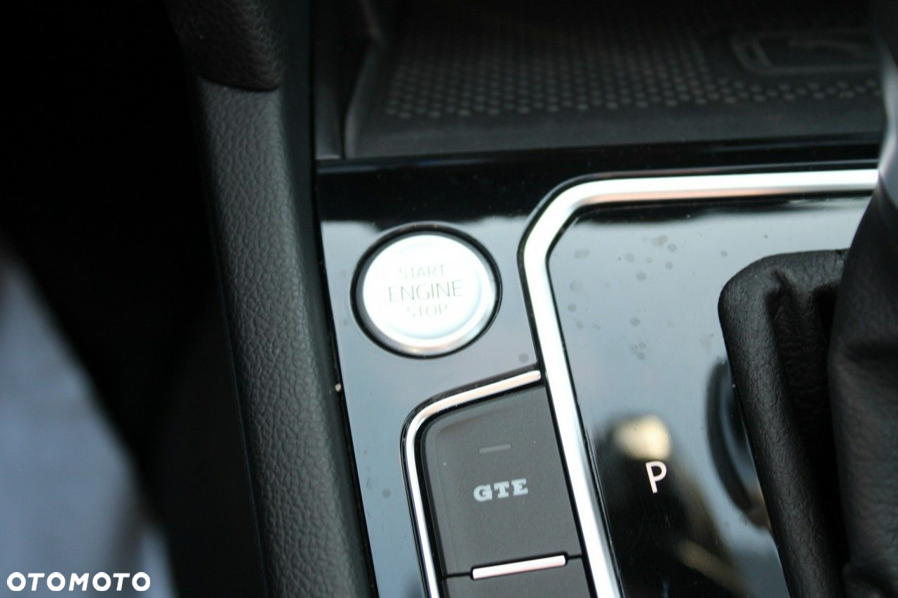 Volkswagen Passat - 31