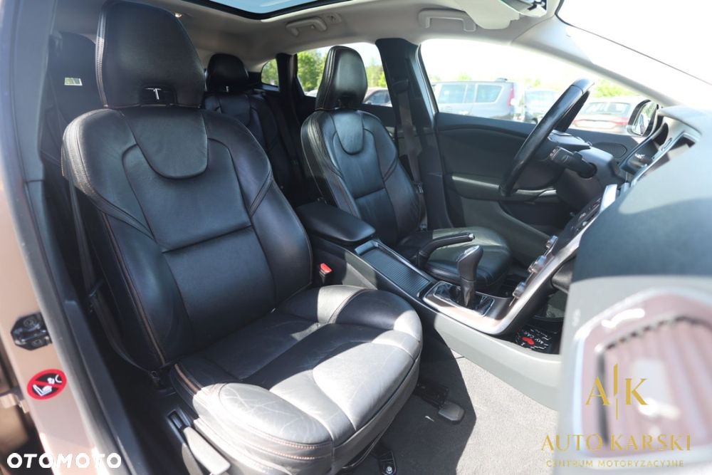 Volvo V40 Cross Country - 37