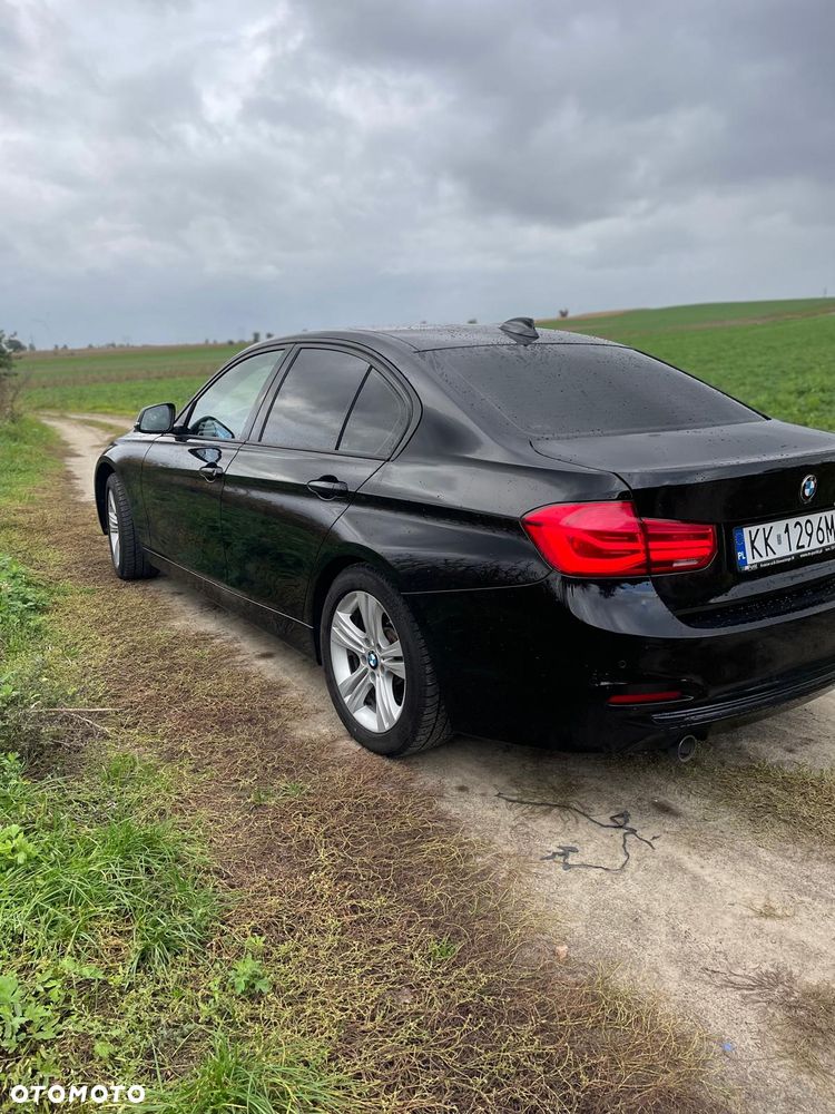 BMW Seria 3 318d Sport Line - 4