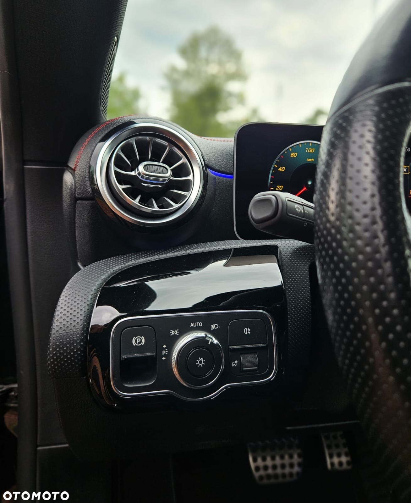 Mercedes-Benz CLA 200 7G-DCT AMG Line - 25