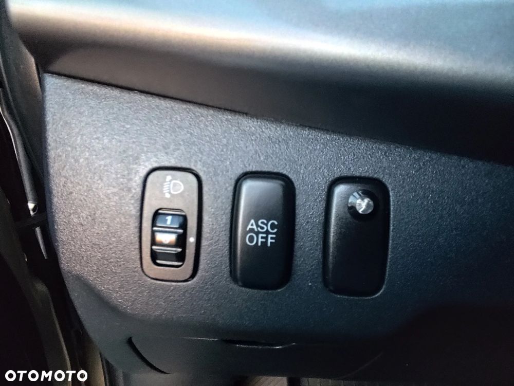 Mitsubishi Lancer 1.8 Inform - 25