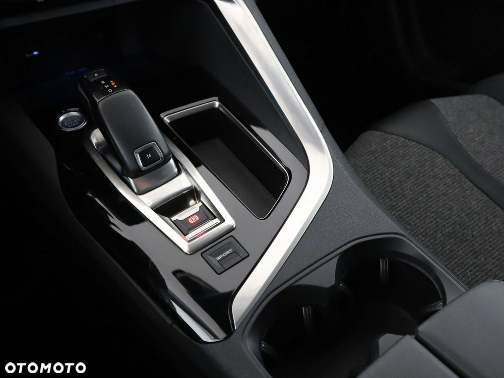 Peugeot 3008 PureTech 130 Stop & Start GPF EAT8 Allure Business-Paket - 31