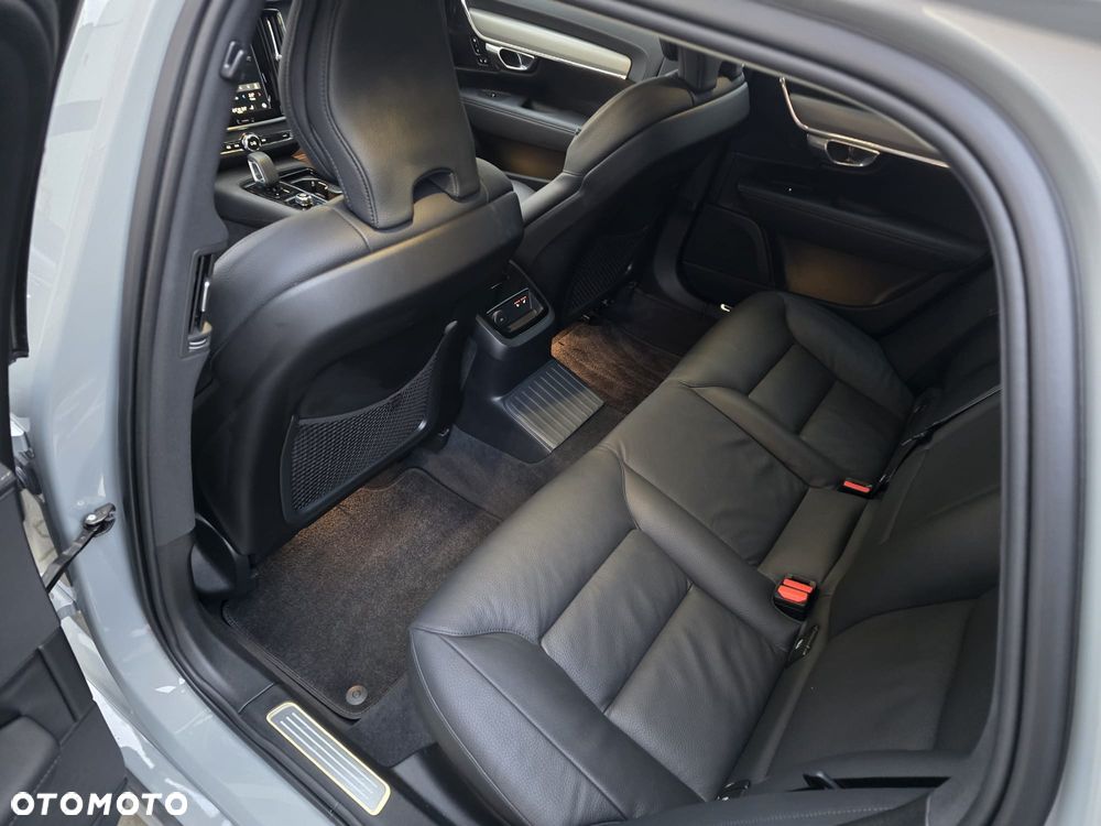 Volvo V90 T6 Recharge AWD Plus Dark - 19