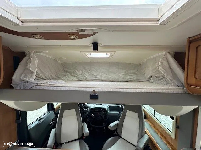 Rapido Serie 9m 985F  Cama Garagem - 25