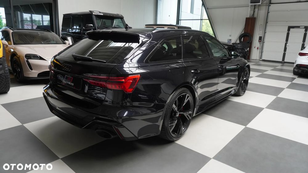 Audi RS6 Avant - 15