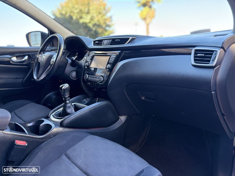 Nissan Qashqai 1.5 dCi N-Connecta 18 - 13