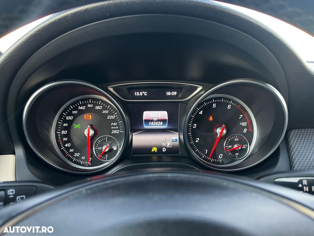 Mercedes-Benz GLA - 21